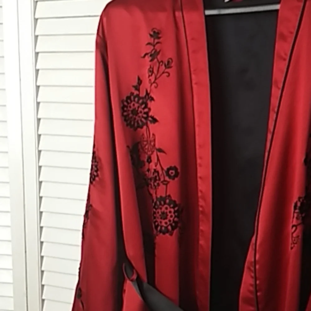 CABERNET Sleepwear-Robe
